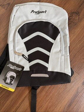 Pro sport Men's White & Black Everyday Backpack